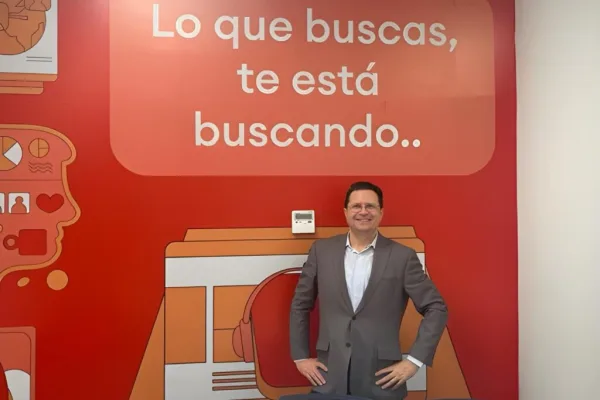 César Camacho, conferencista para eventos corporativos sobre Liderazgo Consciente