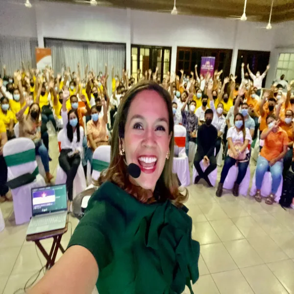 Nadia Vado, conferencista para eventos corporativos sobre Inteligencia Emocional